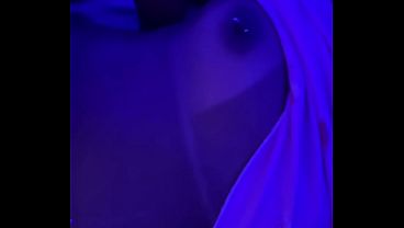 Eu amo meus peitinhos com piercing