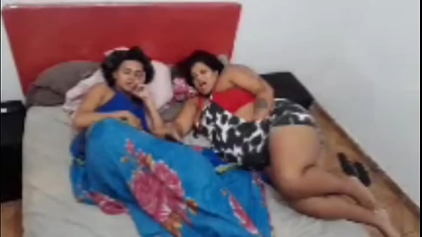 Grávida lactante sexo a três com marido e sobrinha…