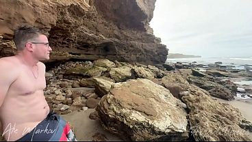 Me encuentro con pendeja ninfomana en la playa y me hace acabar dos veces