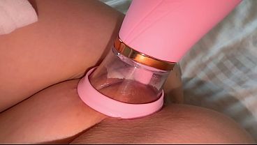 OMG I’M CUMMING LOUD! TESTIGN NEW TOY AND REAL ORGASM